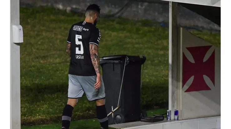 Medalhões do Vasco buscam rescisão amigável com o clube (Foto: Thiago Ribeiro/AGIF)