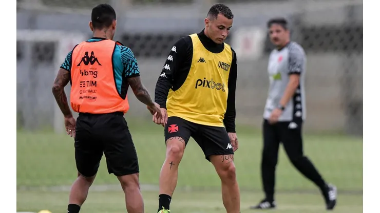 Bruno Gomes não treina mais com o elenco e será emprestado (Foto: Thiago Ribeiro/AGIF)