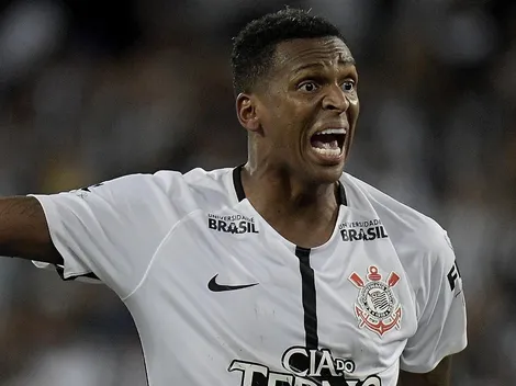 Jô e mais dois testam positivo para Covid-19 e desfalcam o Corinthians na reapresentação
