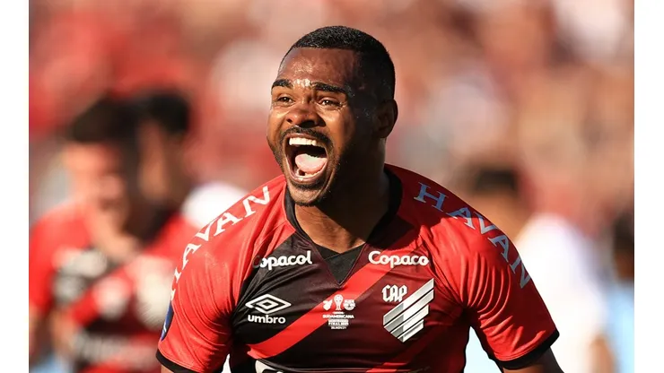 Athletico Paranaense v Red Bull Bragantino - Copa CONMEBOL Sudamericana 2021: Final