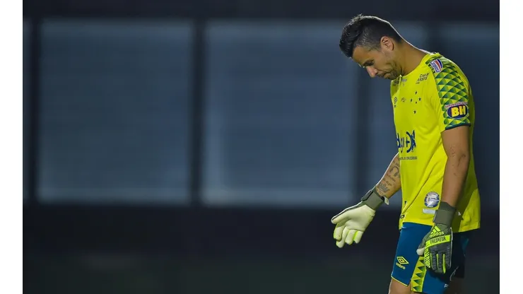Fábio não chega a acordo com novos responsáveis pelo Cruzeiro e se despede da equipe mineira (Foto: Thiago Ribeiro/AGIF)