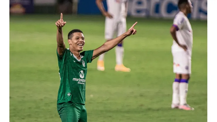 Vinícius Lopes é o primeiro reforço do Botafogo para 2022 (Foto: Heber Gomes/AGIF)