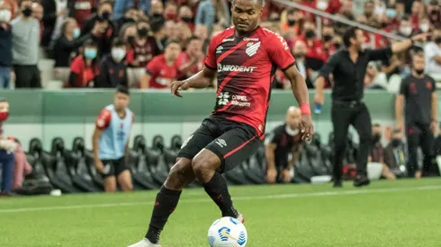 Nikão jogou no Athletico entre 2015 e 2021