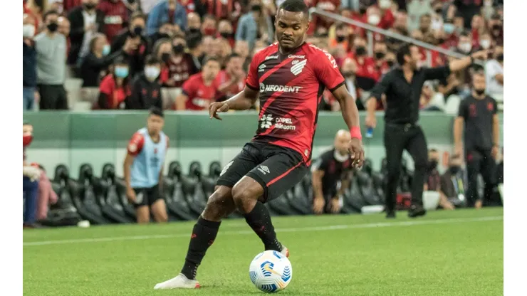 Nikão jogou no Athletico entre 2015 e 2021