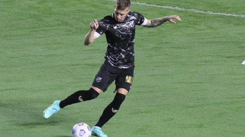 Klaus é um dos possíveis reforços do Botafogo (Foto: Fernanda Luz/AGIF)