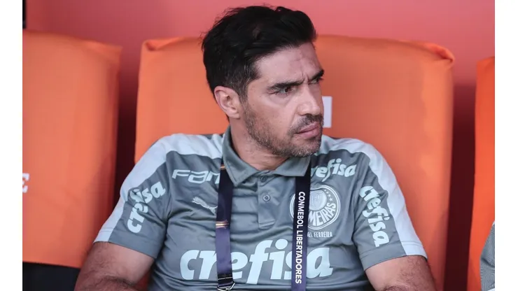 Abel Ferreira não conta com medalhão para 2022 (Foto: Ettore Chiereguini/AGIF)