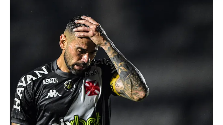 Castan confirma que não será jogador do Vasco (Foto: Thiago Ribeiro/AGIF)