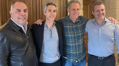 Marcos Braz, Paulo Sousa, Rodolfo Landim e Bruno Spindel em foto de oficialização da contratação do técnico português (Foto: Reprodução)