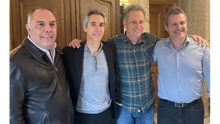 Marcos Braz, Paulo Sousa, Rodolfo Landim e Bruno Spindel em foto de oficialização da contratação do técnico português (Foto: Reprodução)