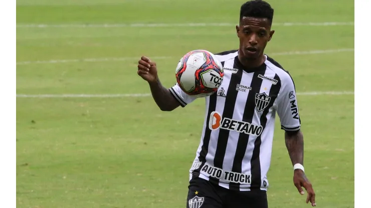 Tchê Tchê volante do Atlético-MG