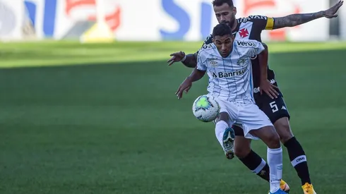 Isaque é o sexto reforço do Vasco para 2022 (Foto: Thiago Ribeiro/AGIF)