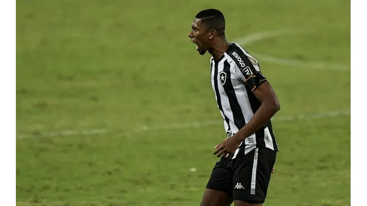 Kanu pode disputar a Série A do Brasileirão pelo Corinthians em 2022 (Foto: Thiago Ribeiro/AGIF)