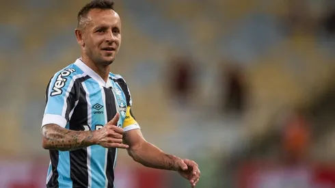 Rafinha está próximo de acertar com o São Paulo (Foto: Thiago Ribeiro/AGIF)