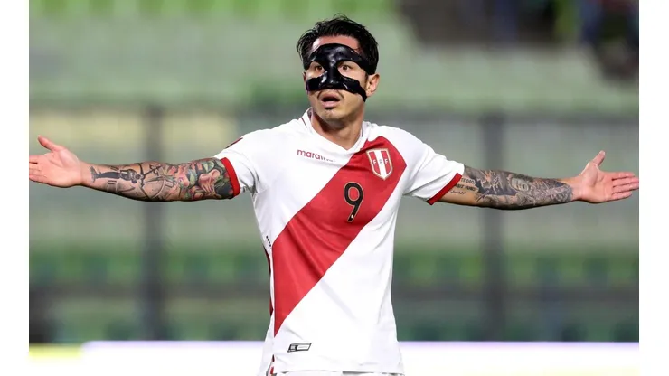 Lapadula não é o nome favorito, mas pode ser uma opção de camisa 9 para o Corinthians (Foto: Edilzon Gamez/Getty Images)