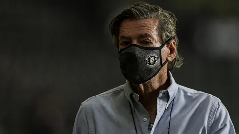 Vasco soma insucessos na tentativa de criar um novo modelo para o Departamento de Futebol (Foto: Thiago Ribeiro/AGIF)