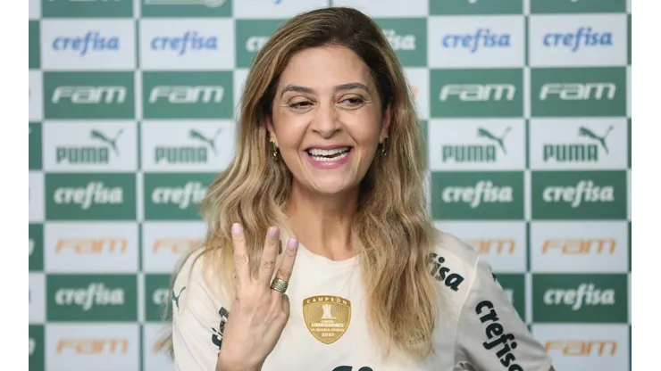 Leila Pereira deu a primeira coletiva como presidente do Palmeiras (Foto: Ettore Chiereguini/AGIF)