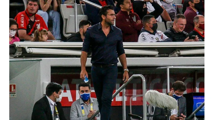 Valentim não terá Thiago Heleno e Nikão (Foto: Gabriel Machado/AGIF)