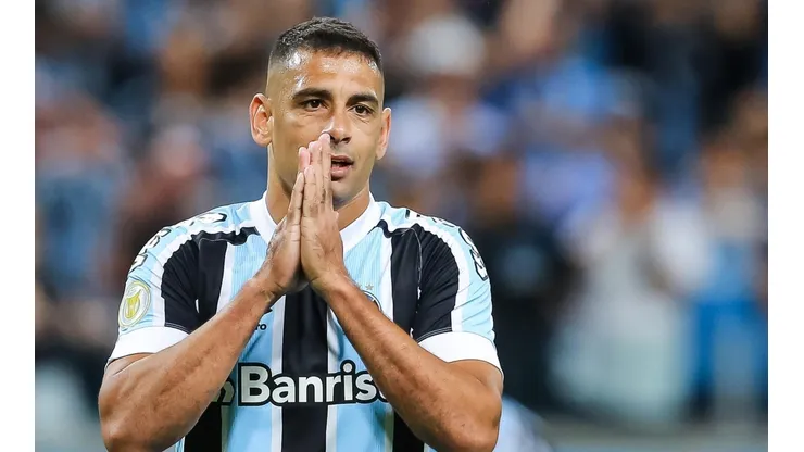 Diego Souza está livre no mercado para 2022 (Foto: Pedro H. Tesch/AGIF)