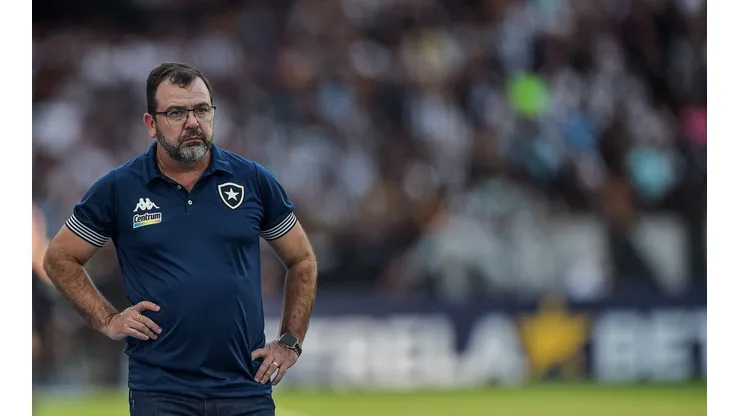 Enderson Moreira, técnico do Botafogo