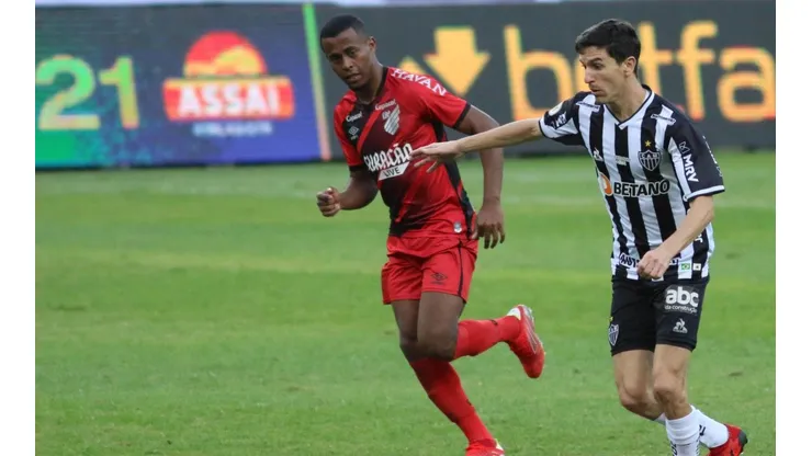 Atlético-MG e Athletico-PR se enfrentam para saber quem será bicampeão da Copa do Brasil (Foto: Fernando Moreno/AGIF)