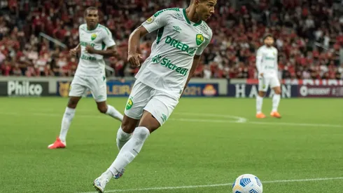 João Lucas, lateral-direito, se destacou com a camisa do Cuiabá