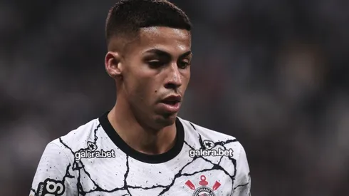 Gabriel Pereira deverá ocupar a vaga de Róger Guedes no time titular (Foto: Ettore Chiereguini/AGIF)