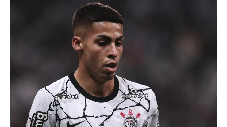 Gabriel Pereira deverá ocupar a vaga de Róger Guedes no time titular (Foto: Ettore Chiereguini/AGIF)