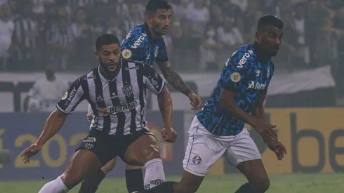 Grêmio enfrenta o campeão Atlético-MG precisando de um milagre contra o rebaixamento (Foto: Fernando Moreno/AGIF)