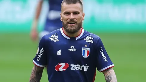 Lucas Lima está emprestado pelo Palmeiras ao Fortaleza (Foto: Pedro H. Tesch/AGIF)