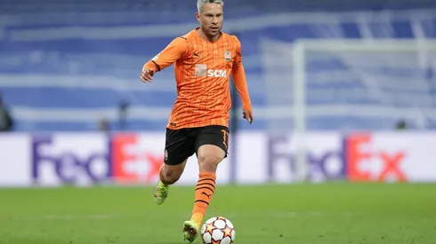 Marlos defende o Shaktar Donetsk, da Ucrânia