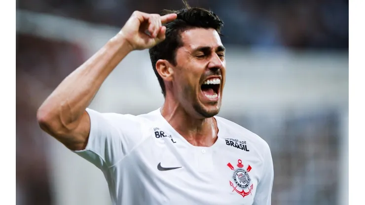 Danilo Avelar está fora dos planos do Corinthians para 2022 (Foto: Getty Images)