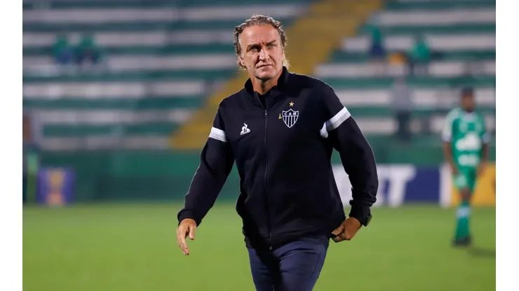 Cuca escala o Galo para duelo que pode garantir o título (Foto: Dinho Zanotto/AGIF)