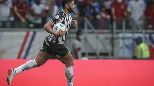 Hulk festeja título do Brasileirão pelo Atlético-MG (Foto: Pedro Souza/Atlético)