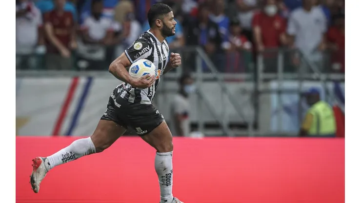 Hulk festeja título do Brasileirão pelo Atlético-MG (Foto: Pedro Souza/Atlético)
