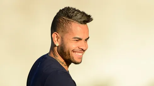 Dentinho, atacante está retornando ao Brasil