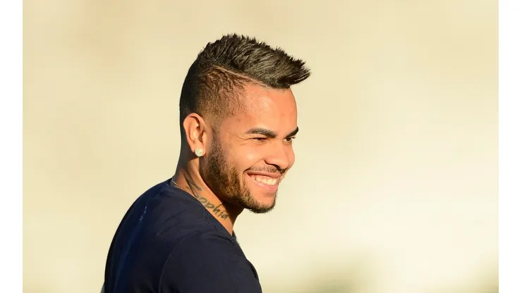 Dentinho, atacante está retornando ao Brasil