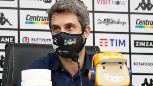 Eduardo Freeland revela que negocio renovação com Gatito (Foto: Vitor Silva/Botafogo)