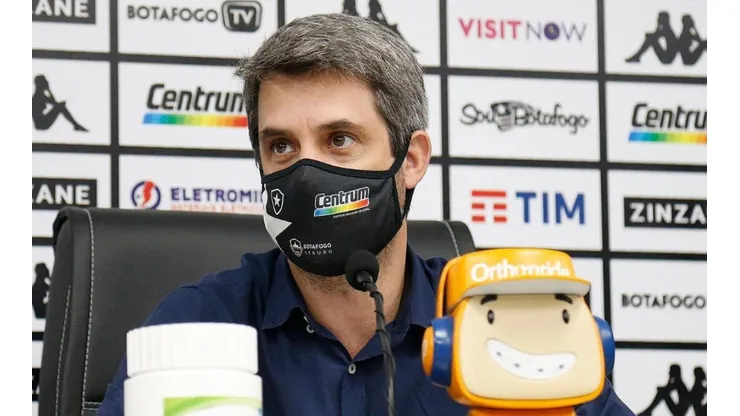 Eduardo Freeland revela que negocio renovação com Gatito (Foto: Vitor Silva/Botafogo)