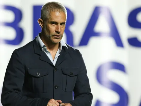 Sylvinho recebe boa notícia e pode ter novidade no próximo jogo do Corinthians