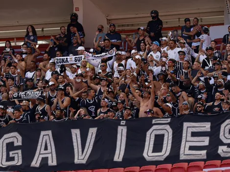 'O mundo gira'! Organizada do Corinthians pede para jogadores rebaixarem o Grêmio