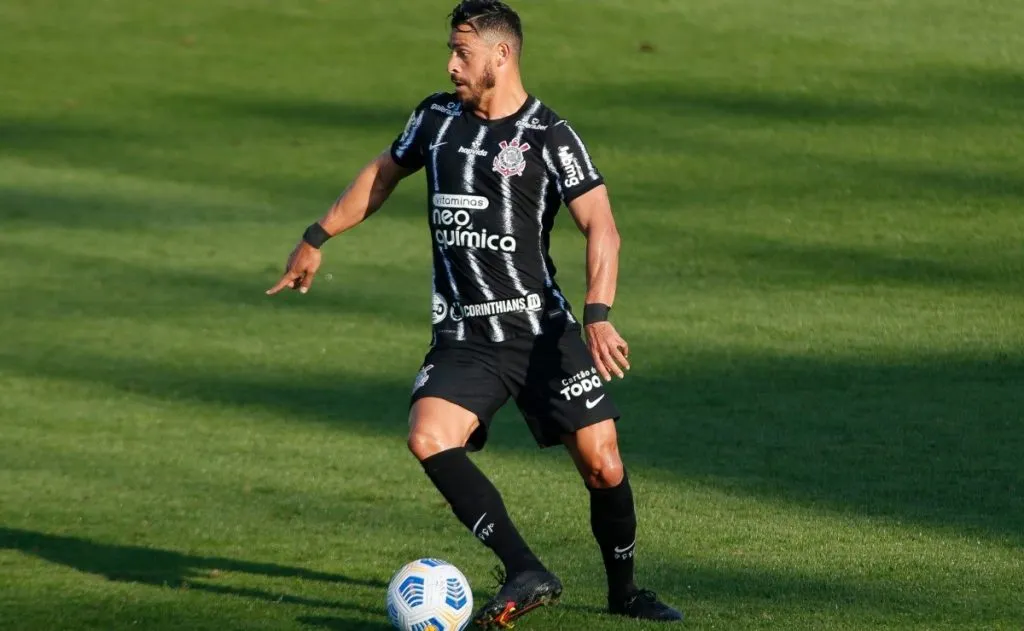 Giuliano em Santos v Corinthians – Brasileirao 2021. Foto: Getty Images