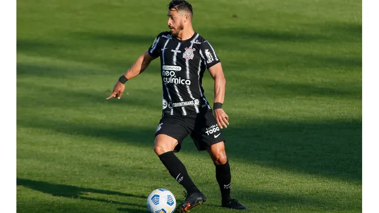 Santos v Corinthians - Brasileirao 2021