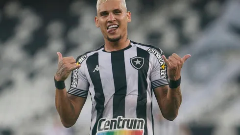 Palmeiras está próximo em acertar com atacante do Botafogo