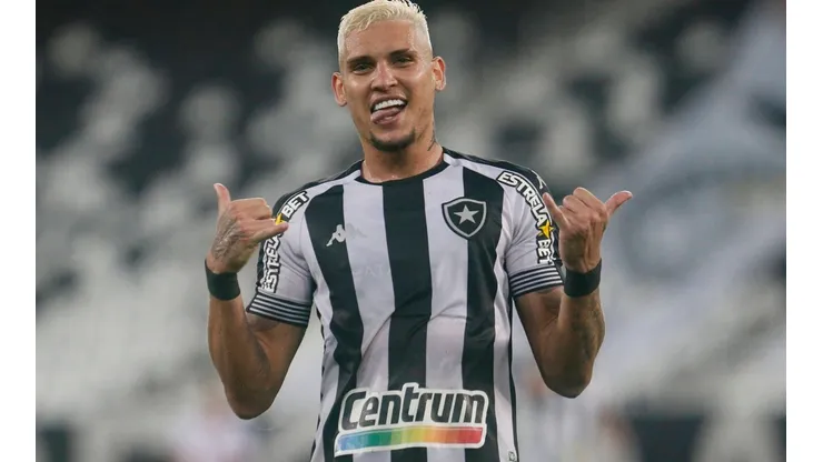 Palmeiras está próximo em acertar com atacante do Botafogo