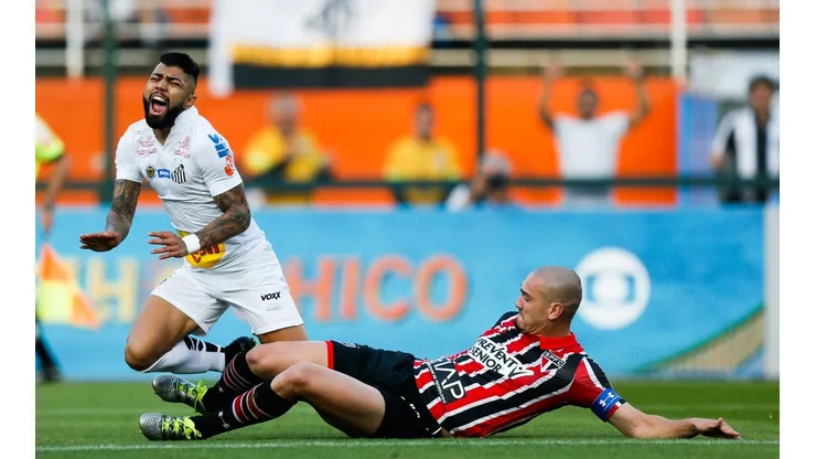 Santos v Sao Paulo - Brasileirao Series A 2016