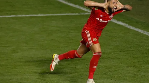 Santos v Internacional - Brasileirao 2021