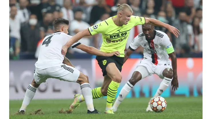 Besiktas v Borussia Dortmund: Group C - UEFA Champions League