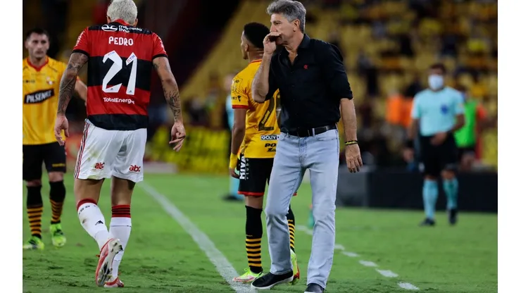 Barcelona SC v Flamengo - Copa CONMEBOL Libertadores 2021