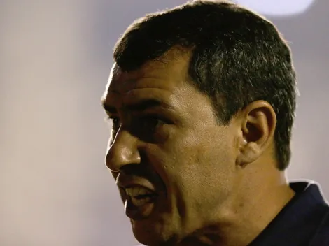 Reforço para Carille! Sonho antigo do Santos fica livre no mercado e pode chegar ao peixe a custo zero