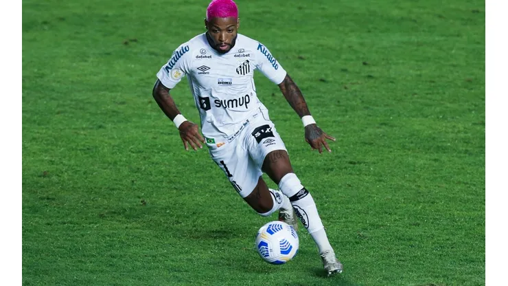 Santos v Atletico Goianiense - Brasileirao 2021